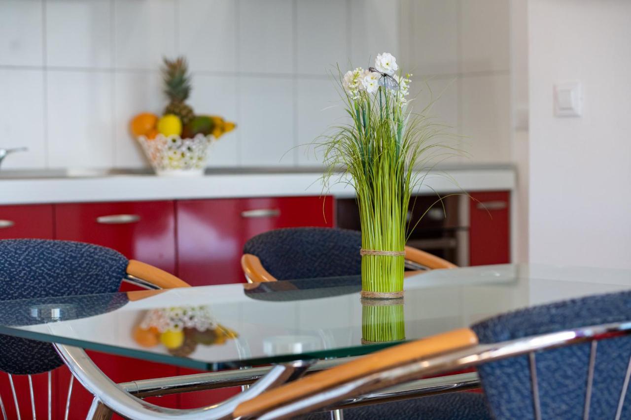 Apartman Strmota S Bazenom Sveti Filip i Jakov Exterior photo